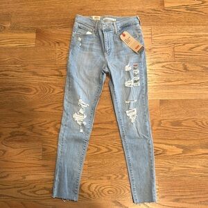 Women's Light Blue Levi Jeans